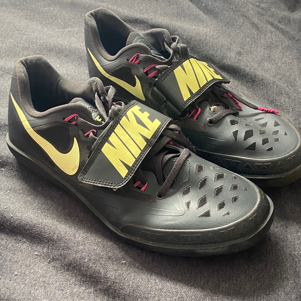 Nike Throwing Shoes Mens 9.5, Womens 11